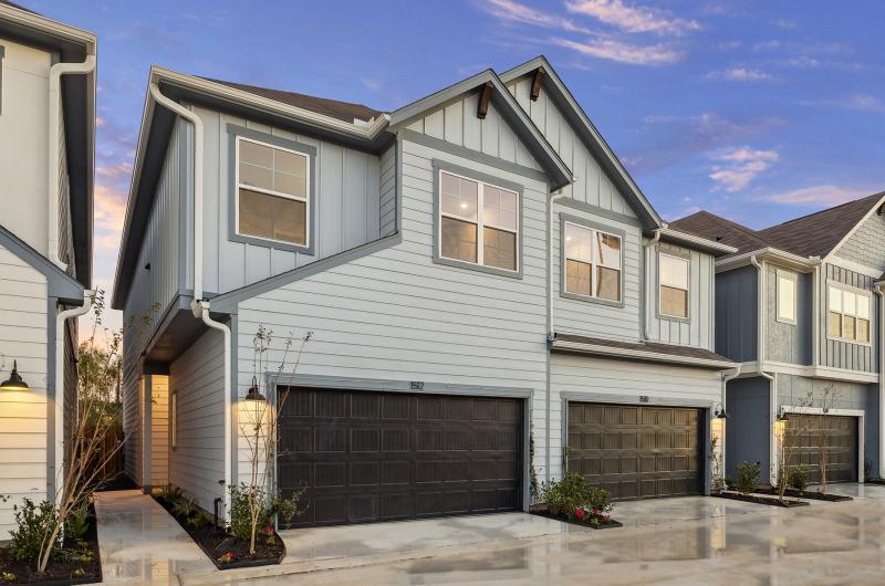 1526 Colonial Junction